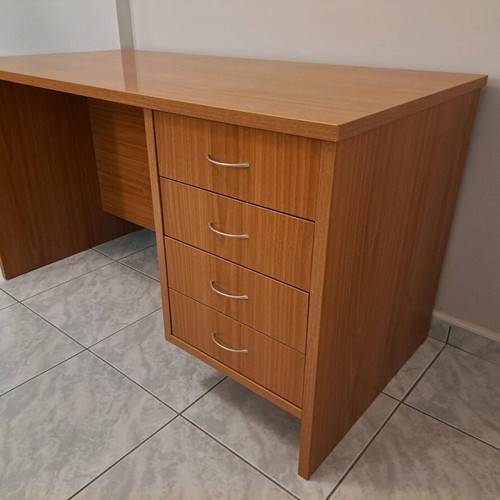 Akritas Melamine Desk 25mm like new