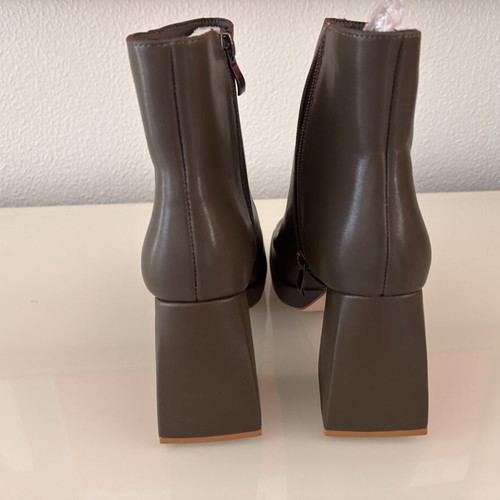Women's ankle boots new, size 38, olive green with heel