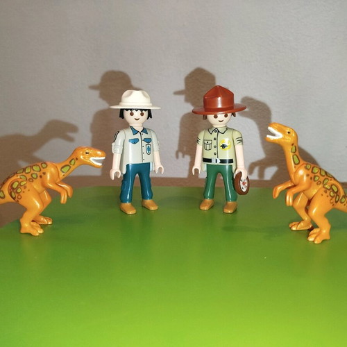 Playmobil bandit with quad, 2 rangers and 2 dinosaurs like new set