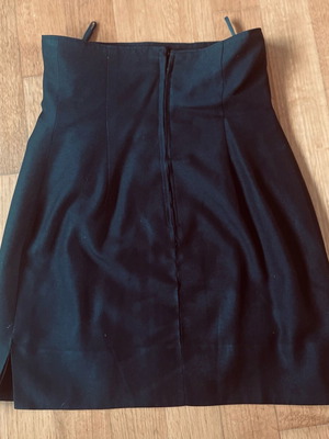 Black high-waisted skirt used, above the knee, size S