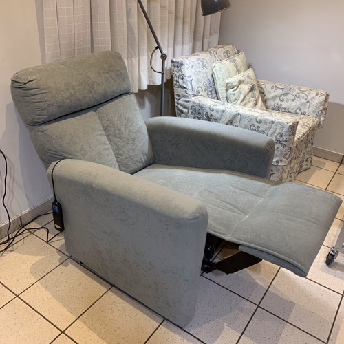 Πολυθρόνα Medilax Recliner μεταχειρισμένη, ανατομική ηλεκτρική, olive grey