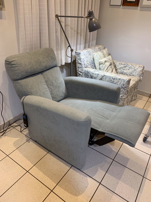 Πολυθρόνα Medilax Recliner μεταχειρισμένη, ανατομική ηλεκτρική, olive grey
