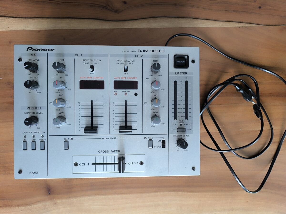 Pioneer DJM-300-S professional DJ mixer… - € 130,00 - Vendora.cy