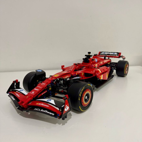 Lego Technic Ferrari SF-24 F1 model like new