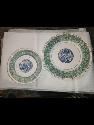 Vintage Minos Plate Set like new, 7 pieces, Greek design