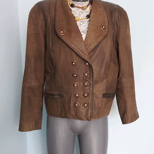 Vintage women's jacket made of natural nubuck used, 1980s style