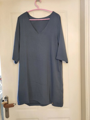 Cento Fashion dress blue like new, lightweight fabric