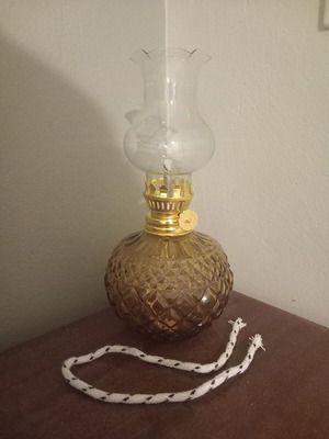 Decorative oil lamp with glass chimney new