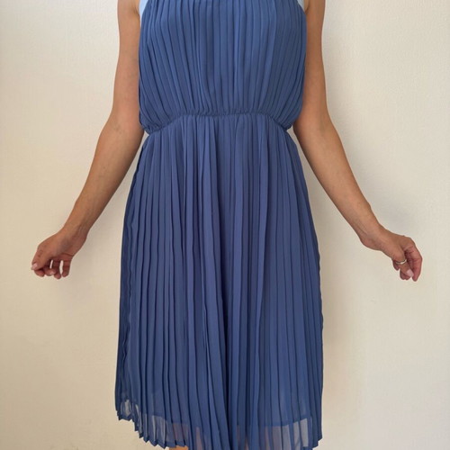 Pleated dress blue like new with elastic waist and straps