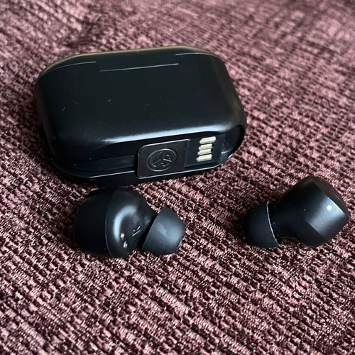 Jlab wireless earbuds like new, without charger