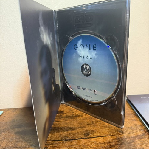 Gone Girl DVD like new with Greek subtitles