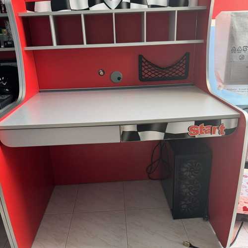 Cilek children's desk like new