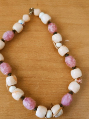 Retro style necklace like new