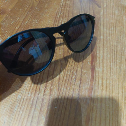 Sunglasses like new, black