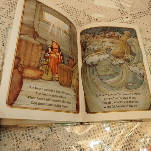 The Story of Jonah children's book like new, color illustrated in English