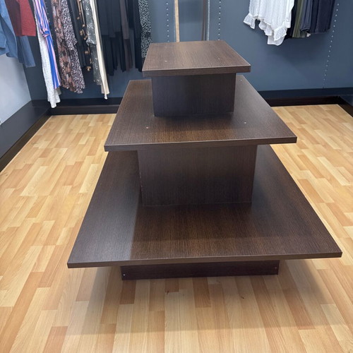 Furniture shelves like new, pack of 3 for clothing stores