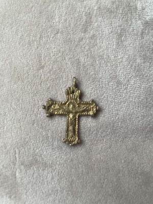 Vintage vowed cross used, small, brass or bronze