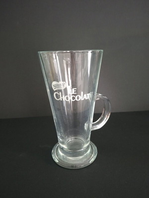 Collectible glass mug with handle Nestlé like new