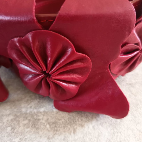 Oriflame women's belt like new, red, size 110 cm