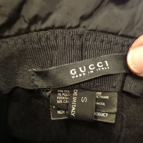 Gucci hat waterproof like new, size M