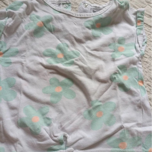 Girls set with t-shirt and shorts like new