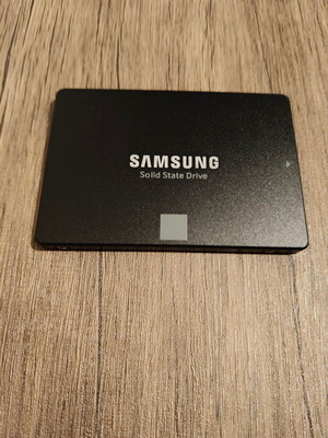 Samsung SSD 860 EVO 500GB like new (2.5'' SATA III)