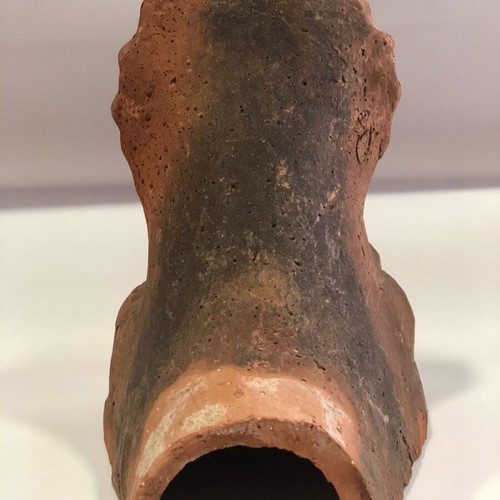 Ceramic akrokeramo used with anthemion pattern