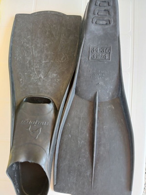Black diving fins used, size 34-36