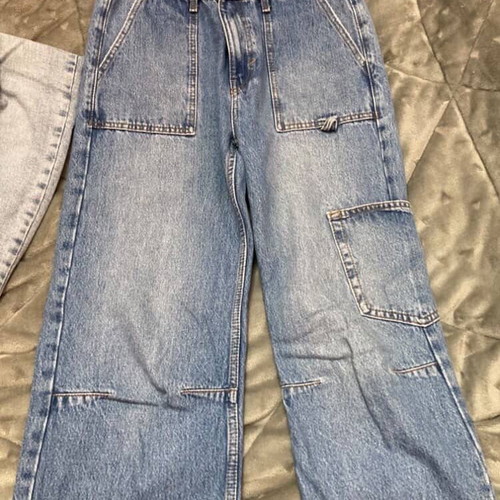 Pull&Bear women's wide leg cargo jeans size M like new