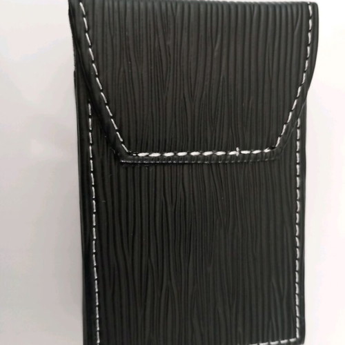 Black cigarette case new with automatic magnetic metal lid