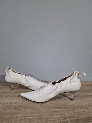 Zara vintage γόβες από γνήσιο δέρμα με μυτερή μύτη μέγεθος 38 μεταχειρισμένες