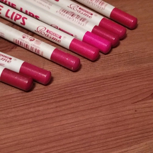 Lip pencils unused, pack of 8