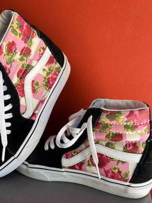 Vans boots like new, leather and fabric with floral design