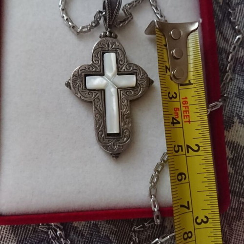 Large men's cross with stainless steel chain like new with mother of pearl