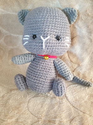 Amigurumi gray knitted cat doll new handmade