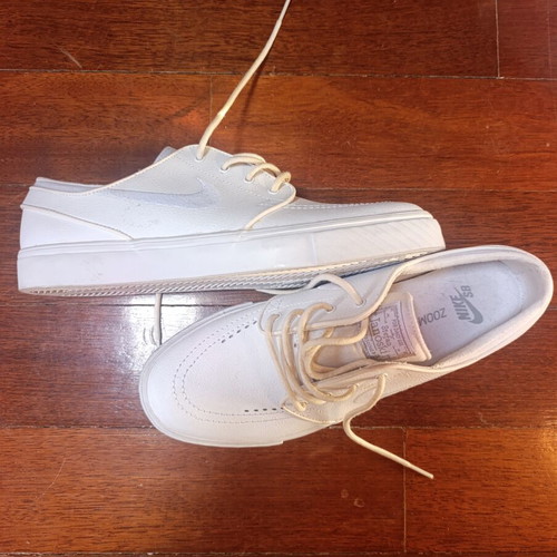 Nike leather men's white sneakers size 42
