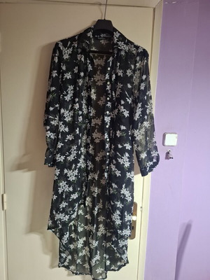 Benissimo Sheer Kimono Shirt like new, size M, black and green