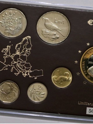 Malta Year 2000 Cased Mint Set and Essai Medal new