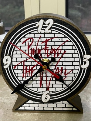 Pink Floyd table clock like new, analog