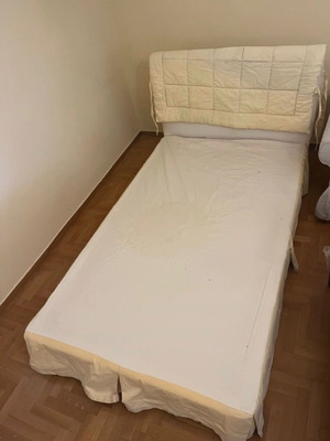 Ημίδιπλο κρεβάτι 120x200 μεταχειρισμένο με κεφαλάρι και ποδαράκια