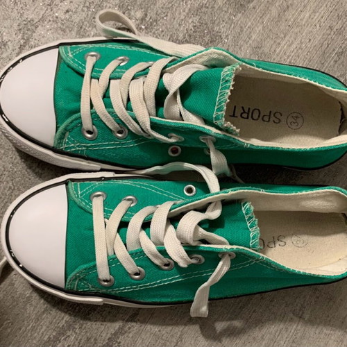 Children's athletic shoes used, size 34, petrol color