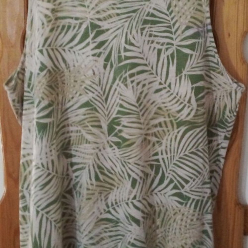 Pepco cotton tank top like new, size XL, white and green