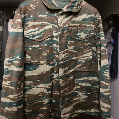 Military jacket with lining like new, size large