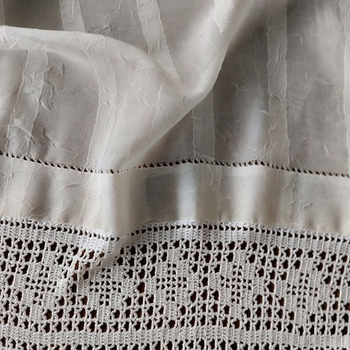 Handmade runner with floss lace like new 200x42 cm