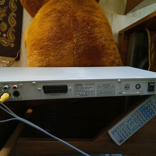Audion DVD Player DVD-883 like new with remote control silver