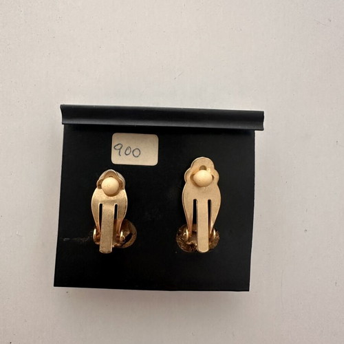 Vintage embossed earrings clip, like new, gold tone