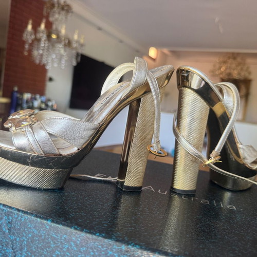 DODICI Gold 15cm Heels like new, size 37, very stable