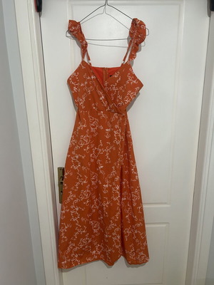 Trendyol dress like new, coral color, size L