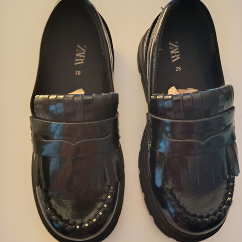 Black Zara school shoe No 28 like new
