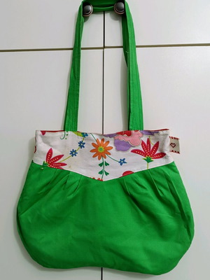 Double-sided shoulder bag like new, red and green